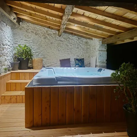 Apartment Adorable Avec Jacuzzi Privatif *